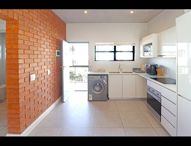 1 BEDROOM APARTMENT FOR SALE IN MELROSE NORTH